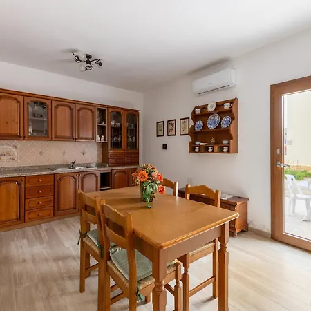 With Garden And Air Conditioning * Valledoria (Sardinia)