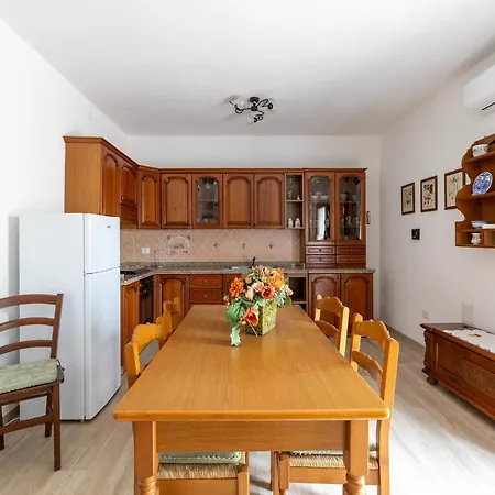 With Garden And Air Conditioning *