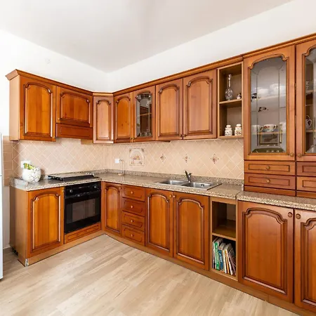Vakantiehuis With Garden And Air Conditioning *