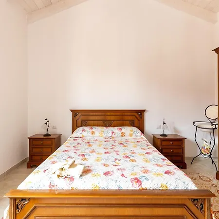 With Garden And Air Conditioning Valledoria (Sardinia)